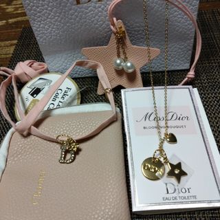 DIOR　ピンクチャーム