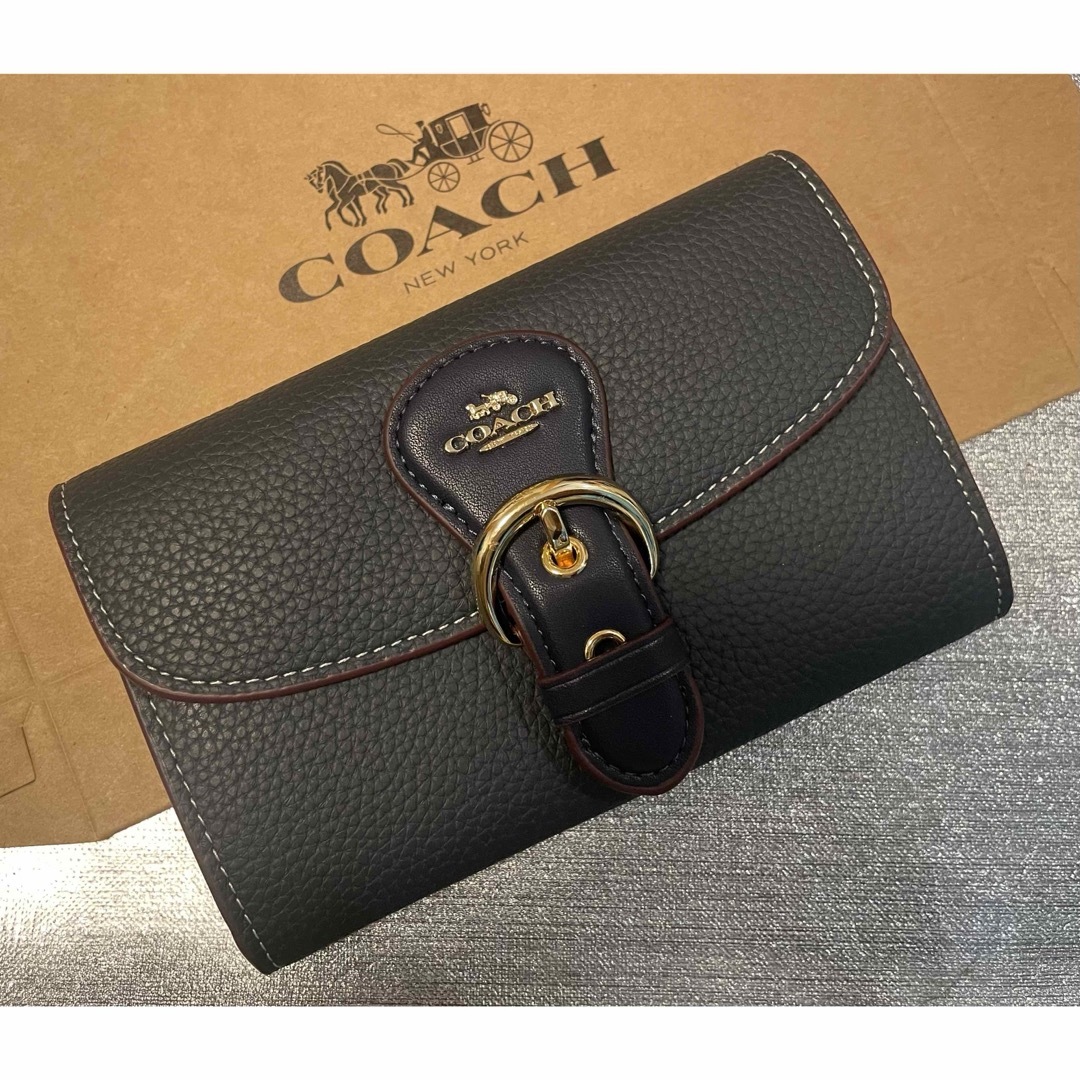 COACH(コーチ)のCOACH  二つ折り　財布　ネイビー　レザー　未使用品 レディースのファッション小物(財布)の商品写真