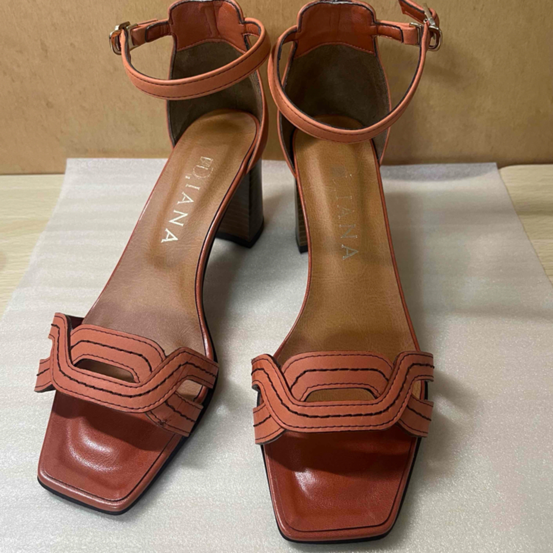 DIANA(ダイアナ)の22.5 ダイアナ　スクエアトゥサンダル　DIANA レディースの靴/シューズ(サンダル)の商品写真