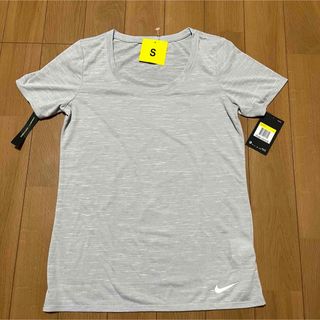 ナイキ(NIKE)のNIKE ナイキ ランニングウェア スポーツウェア　レディース　 トレーニングG(Tシャツ(半袖/袖なし))