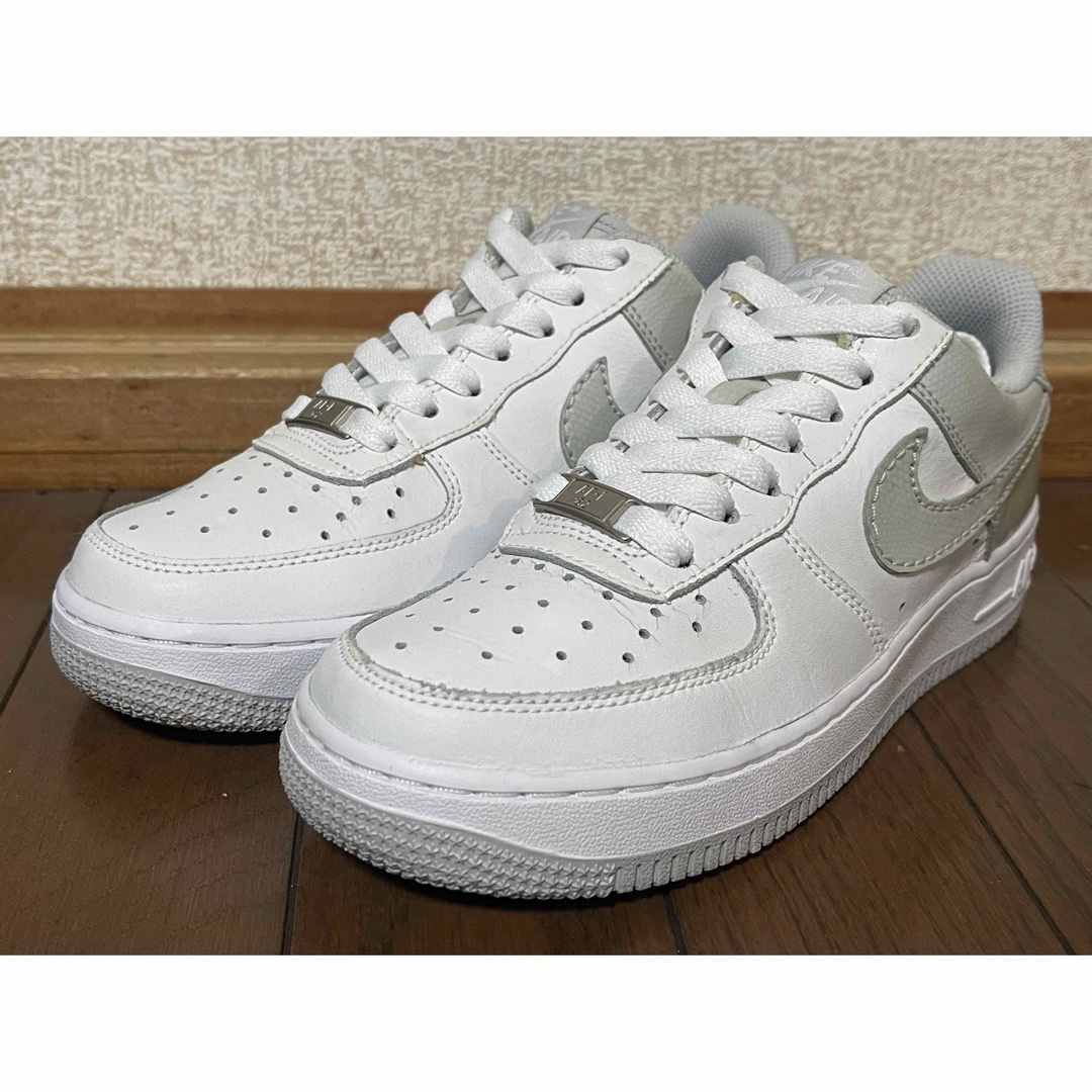 NIKE(ナイキ)のNIKE WMNS AIR FORCE 1 '07 23.0cm レディースの靴/シューズ(スニーカー)の商品写真