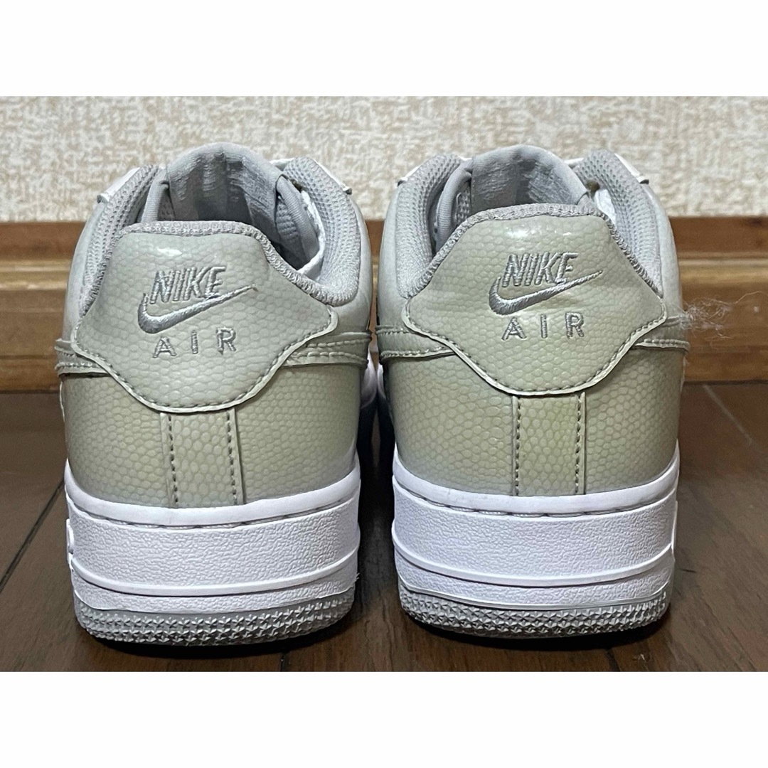 NIKE(ナイキ)のNIKE WMNS AIR FORCE 1 '07 23.0cm レディースの靴/シューズ(スニーカー)の商品写真