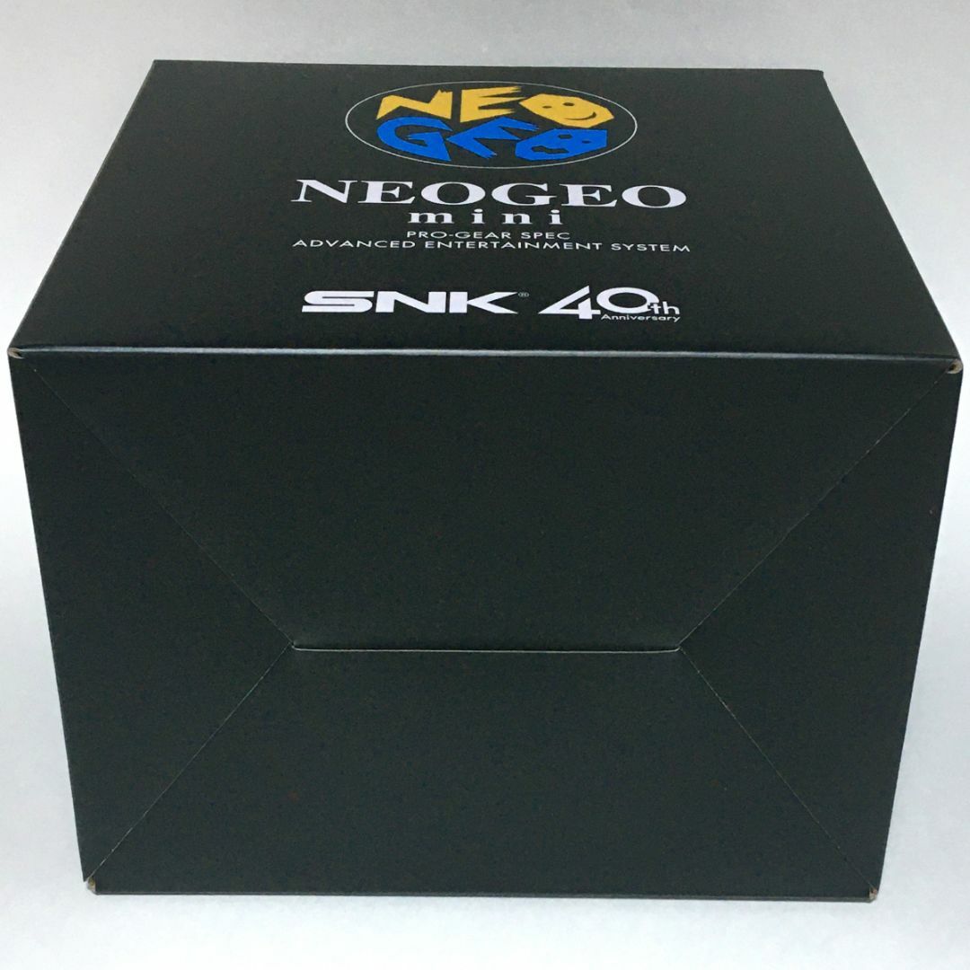 SNK(エスエヌケイ)の■【新品未開封】ＮＥＯＧＥＯ ｍｉｎｉ　ネオジオミニ　本体　日本国内版　ＳＮＫ エンタメ/ホビーのゲームソフト/ゲーム機本体(家庭用ゲーム機本体)の商品写真