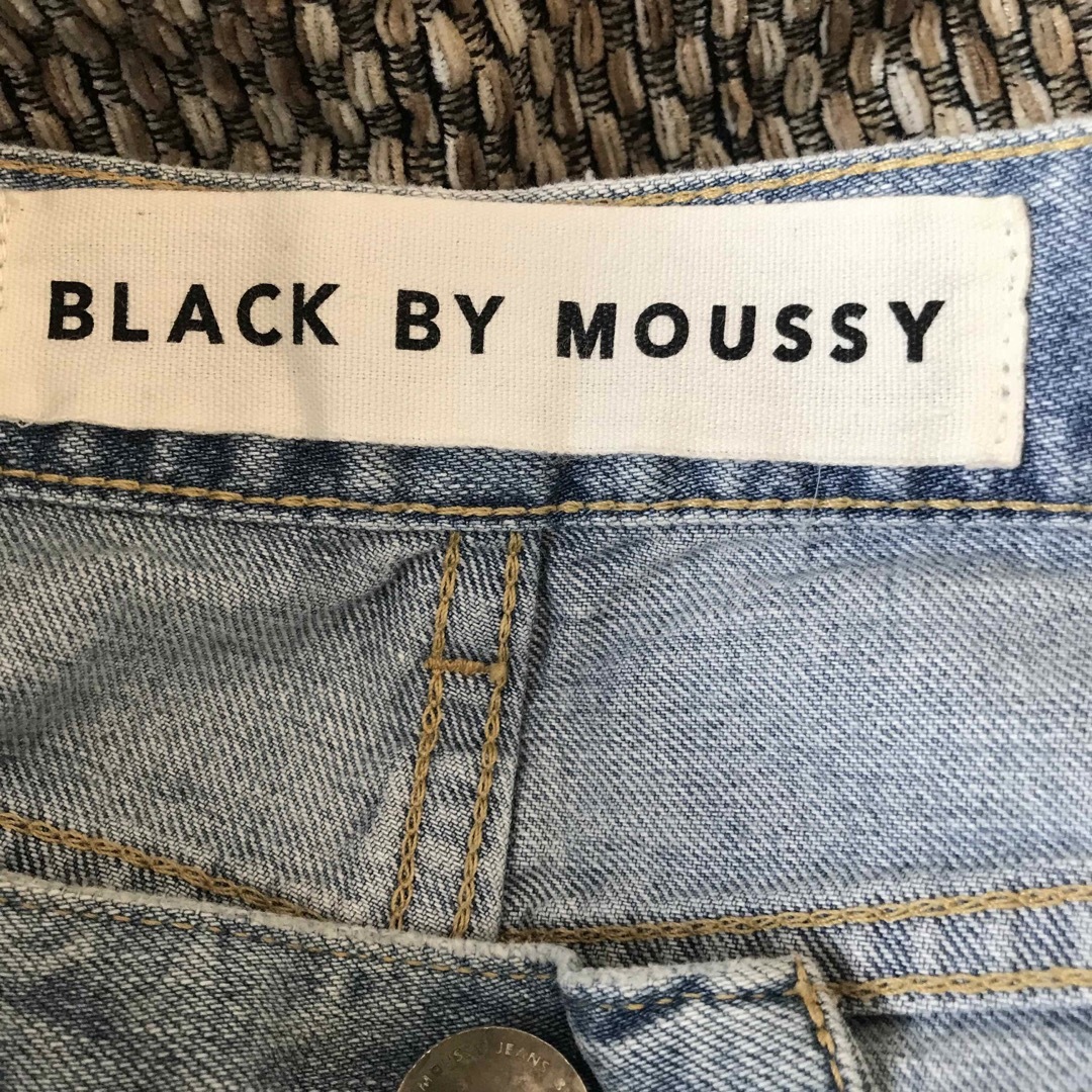 BLACK by moussy(ブラックバイマウジー)のBLACK BY MOUSSY PUNA デニム　ライトブルー　24 レディースのパンツ(デニム/ジーンズ)の商品写真