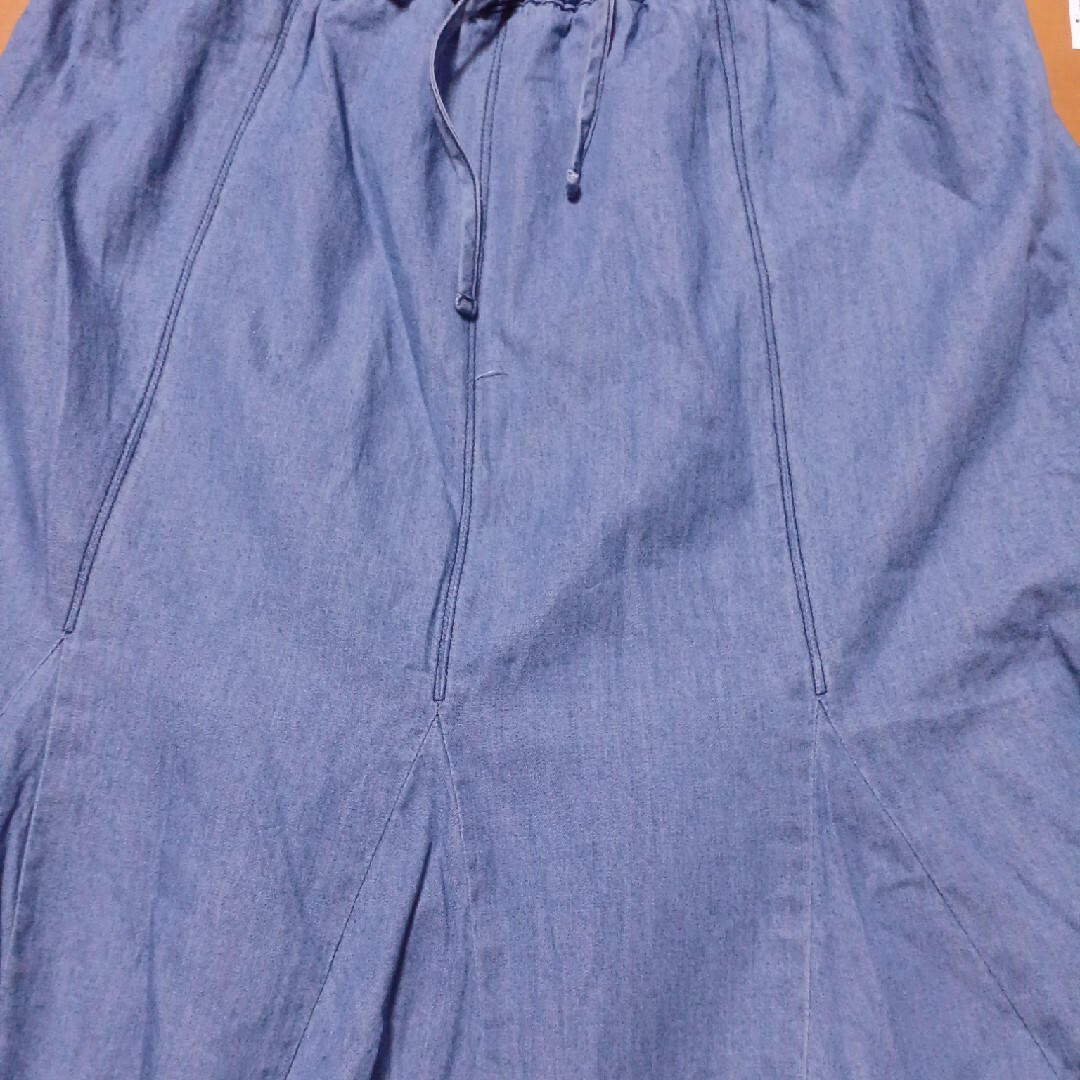 ベルメゾン(ベルメゾン)の新品タグ付き　千趣会のデニムスカート レディースのスカート(ひざ丈スカート)の商品写真