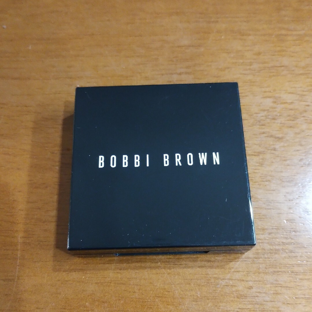 BOBBI BROWN(ボビイブラウン)のボビイブラウン　ハイライト　ミニ　ハイライティングパウダー　01 ピンクグロウ コスメ/美容のベースメイク/化粧品(フェイスカラー)の商品写真