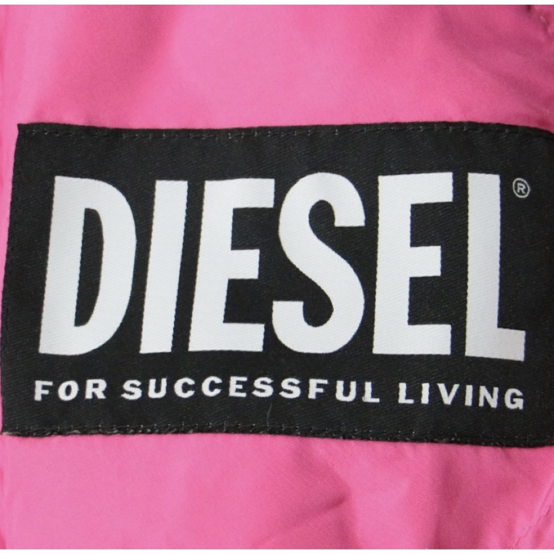 DIESEL(ディーゼル)のDIESEL ダウンボンバージャケット ワインレッド レディースのジャケット/アウター(ダウンジャケット)の商品写真