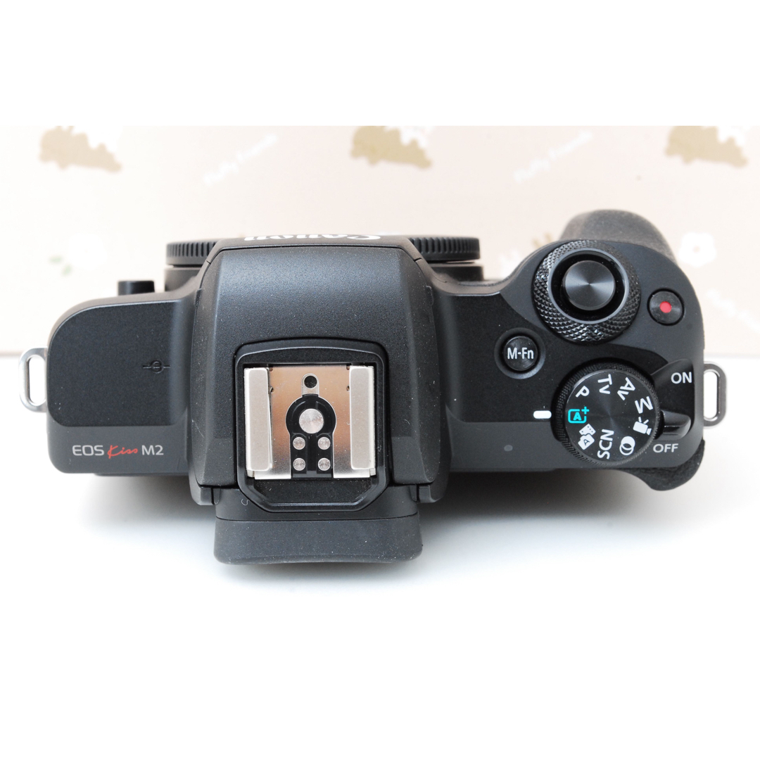 美品★Canon EOS Kiss M2★最新機種♪4K＆自撮り＆wifi搭載♪