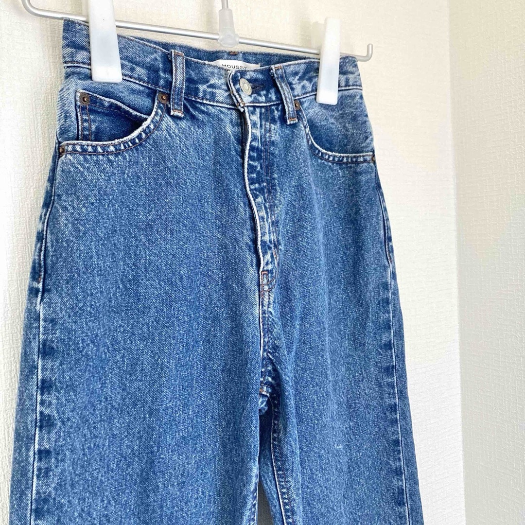 moussy(マウジー)のmoussy HW CHEMICAL SLIM TAPERED　デニムパンツ レディースのパンツ(デニム/ジーンズ)の商品写真