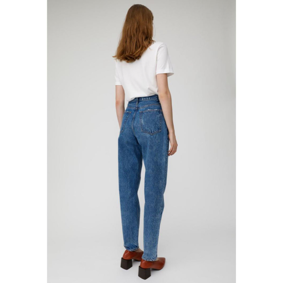 moussy(マウジー)のmoussy HW CHEMICAL SLIM TAPERED　デニムパンツ レディースのパンツ(デニム/ジーンズ)の商品写真