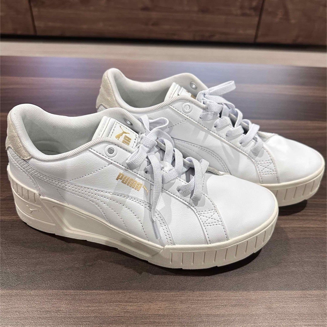 PUMA(プーマ)のPUMA カルメンウェッジHSD 23.5㎝ レディースの靴/シューズ(スニーカー)の商品写真