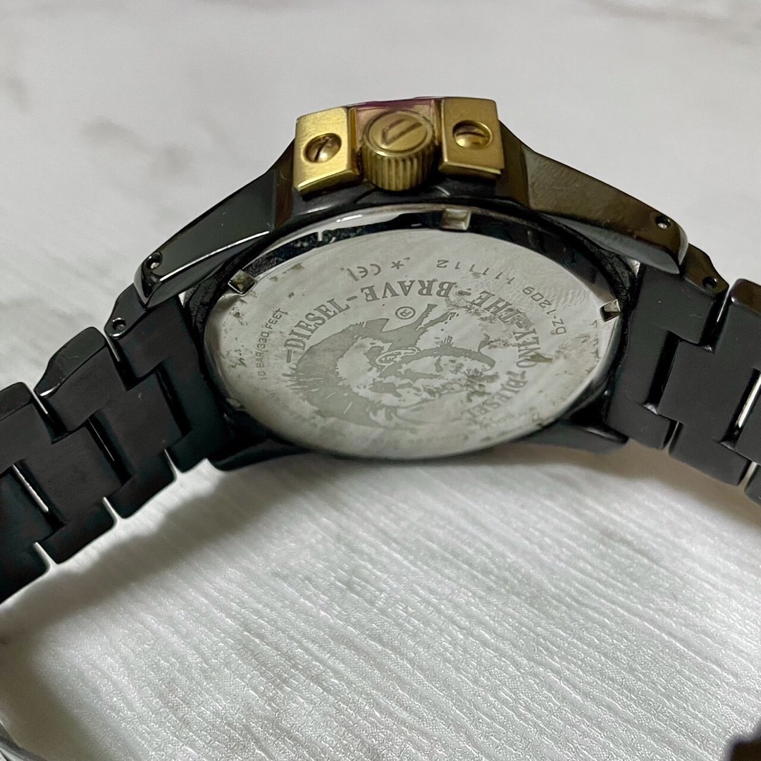 DIESEL(ディーゼル)のDIESEL ディーゼル 腕時計 ブラック ゴールド メンズの時計(腕時計(アナログ))の商品写真