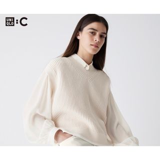 ユニクロ(UNIQLO)のユニクロC Vネックベスト オフホワイト M (ベスト/ジレ)