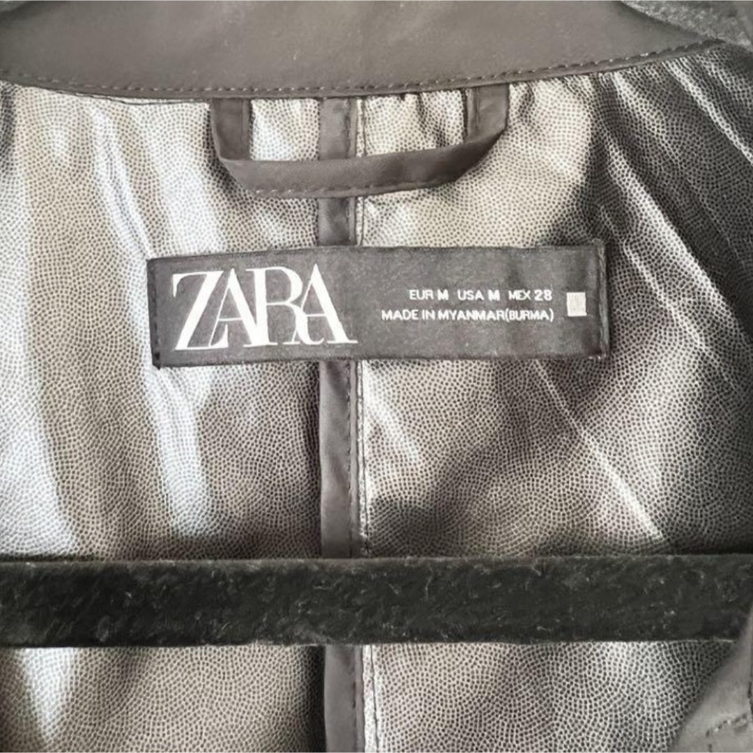 ZARA(ザラ)の本日限定値下げ　試着のみ　 ZARA  黒トレンチコート サイズM レディースのジャケット/アウター(トレンチコート)の商品写真