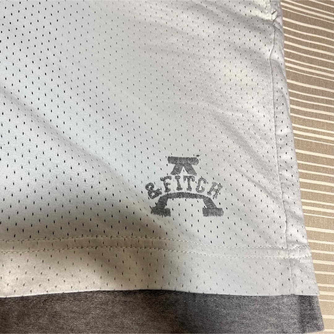 Abercrombie&Fitch(アバクロンビーアンドフィッチ)のアバクロ　ハーフパンツ　スポーツ　M ホワイト　w42 メンズのパンツ(ショートパンツ)の商品写真