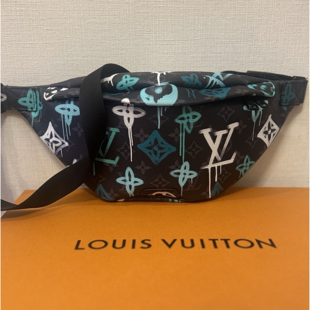 LOUIS VUITTON(ルイヴィトン)のLOUIS VUITTON  ボディバッグ ディスカバリー バムバッグ メンズのバッグ(ボディーバッグ)の商品写真