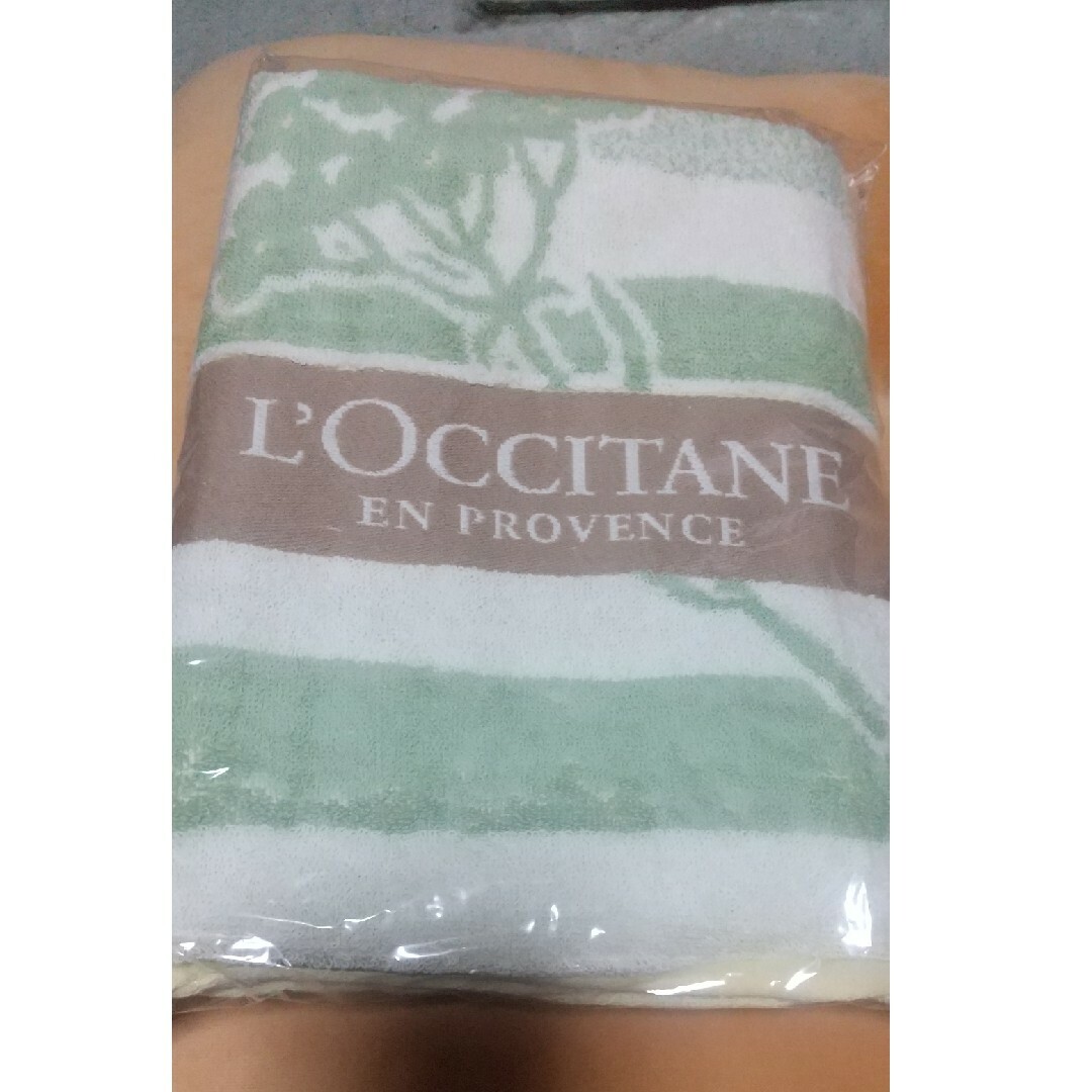 L'OCCITANE(ロクシタン)のL'OCCITANEバスタオル インテリア/住まい/日用品の日用品/生活雑貨/旅行(タオル/バス用品)の商品写真