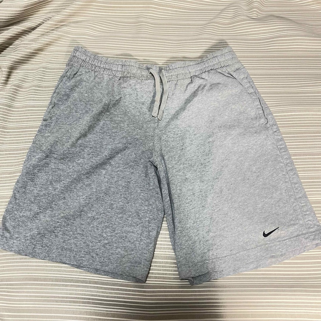 NIKE(ナイキ)のナイキ　ショートパンツ　XL グレー　w45 メンズのパンツ(ショートパンツ)の商品写真