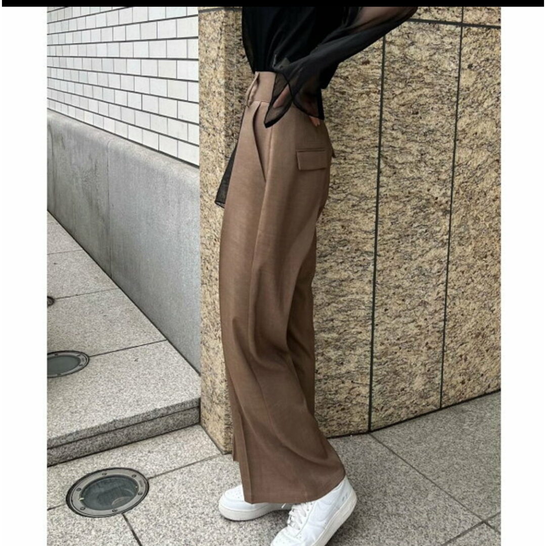 JUNOAH(ジュノア)のジュノア　【ダークベージュ】【L】ウエストデザインタックパンツ レディースのパンツ(その他)の商品写真