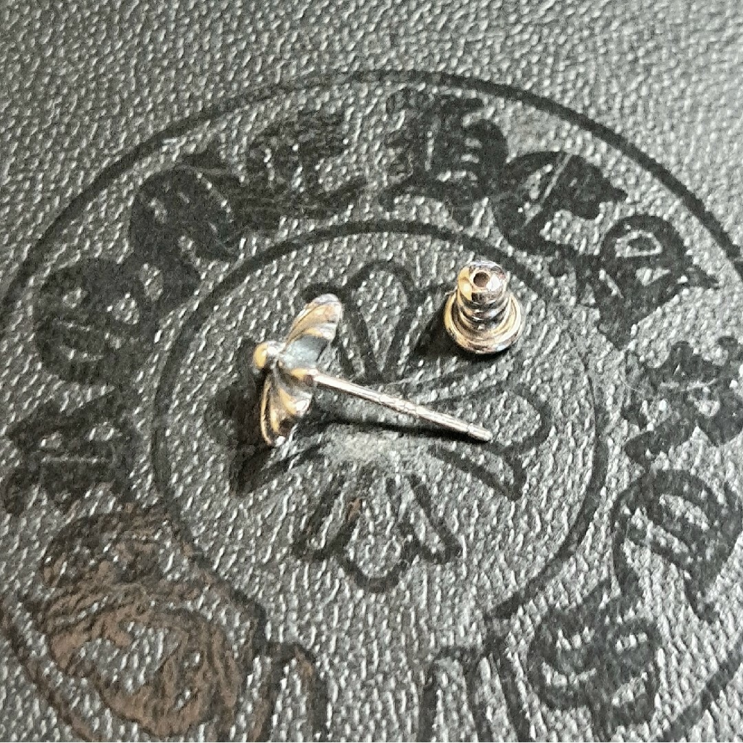 Chrome Hearts(クロムハーツ)のCHROME HEARTS CHプラス スタッドピアス 片耳用 美品 メンズのアクセサリー(ピアス(片耳用))の商品写真