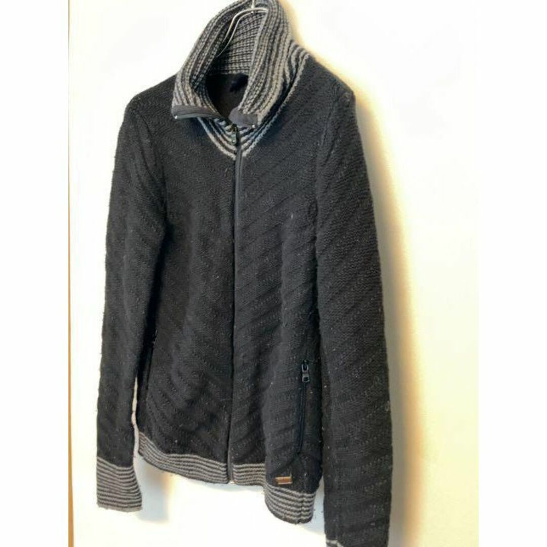 ARMANI EXCHANGE(アルマーニエクスチェンジ)のARMANI EXCHANGE AX ジップアップ ニット ハイネック ブラック メンズのトップス(ニット/セーター)の商品写真