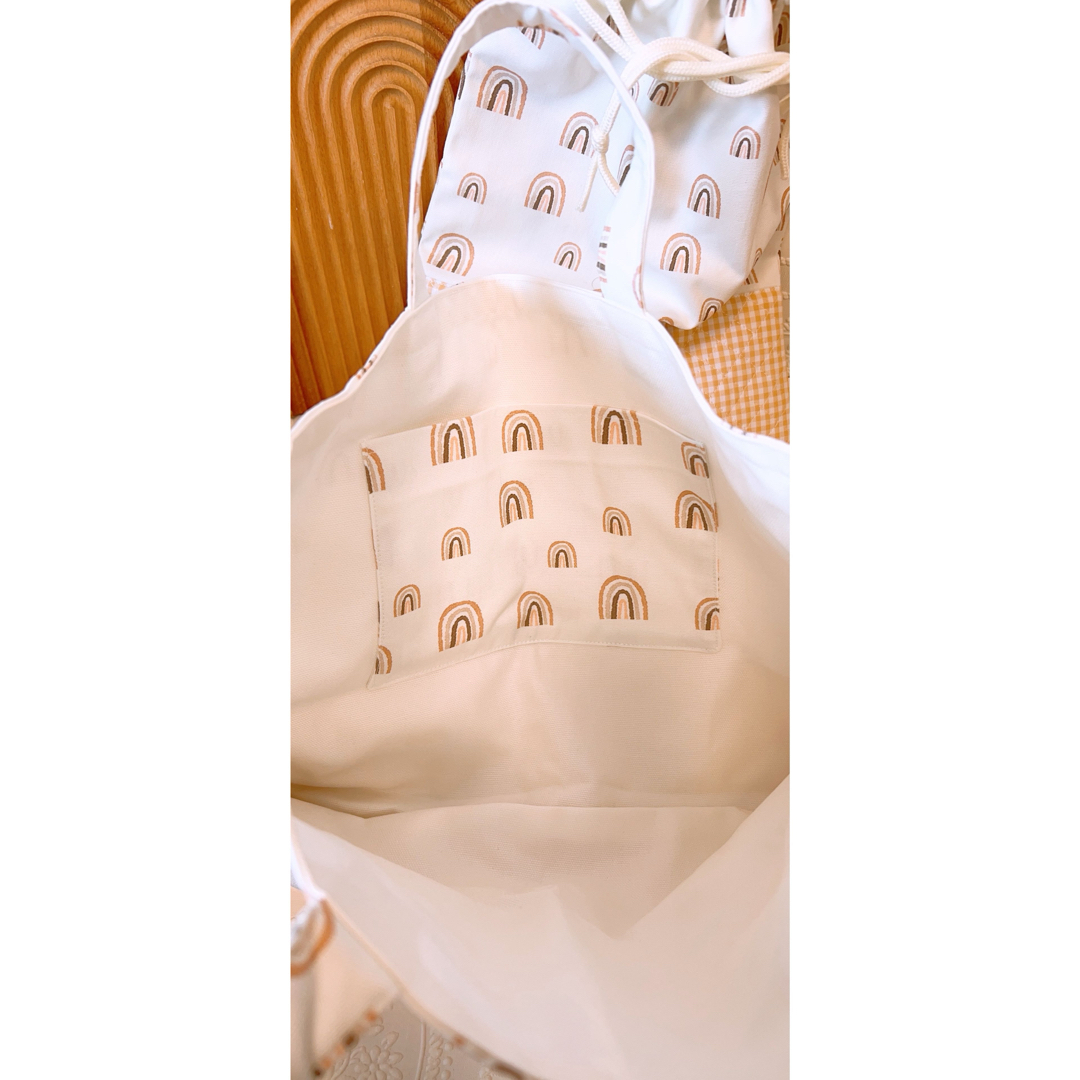 レッスンバッグ＆体操服袋 2点セット 虹柄 ハンドメイドのキッズ/ベビー(外出用品)の商品写真