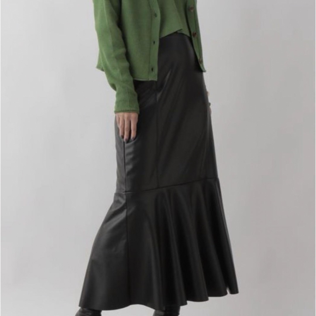 LEPSIM LOWRYS FARM(レプシィムローリーズファーム)のローリーズファーム  レザー　スカート　M レディースのスカート(ロングスカート)の商品写真