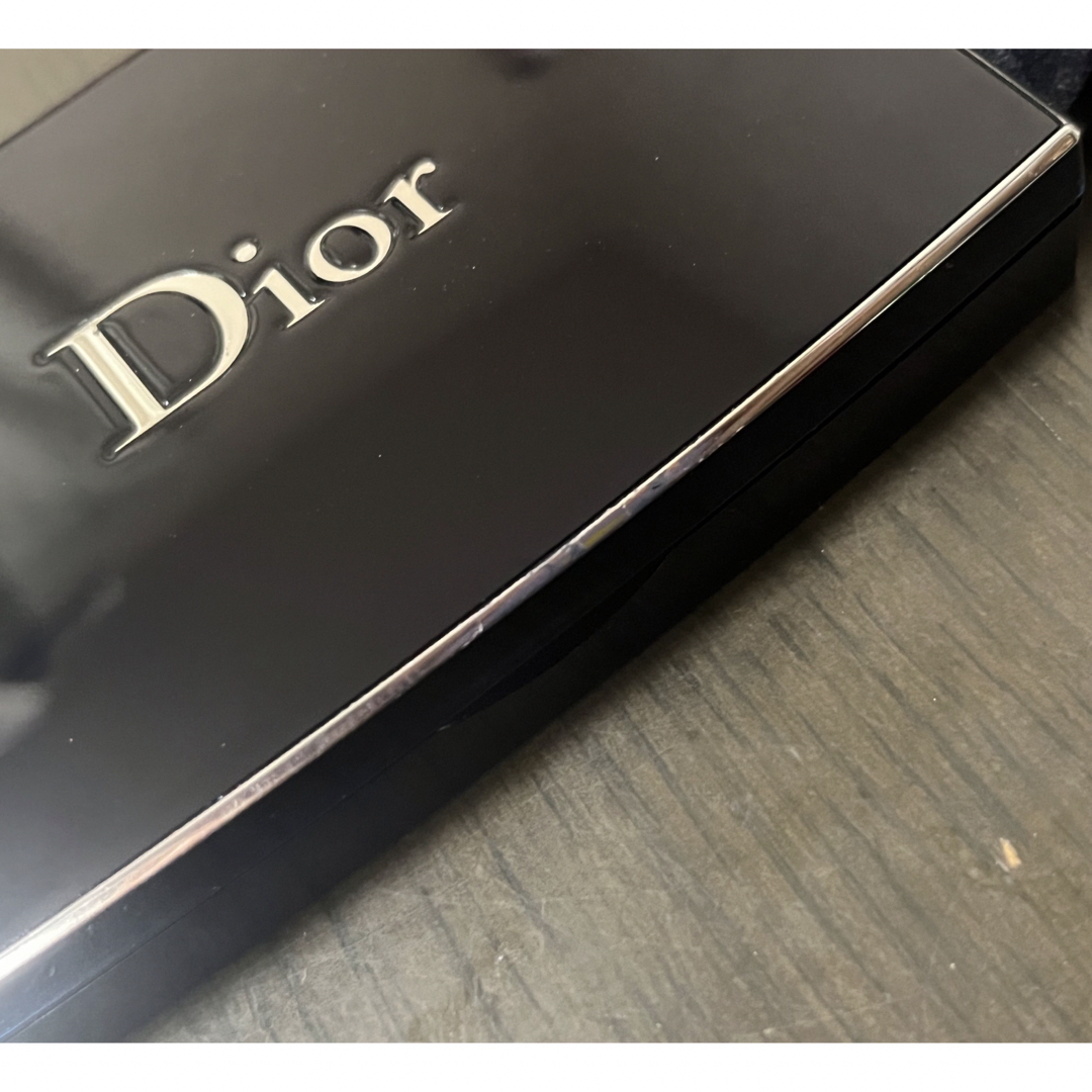 Christian Dior(クリスチャンディオール)のDior ディオール ファンデーション　ケース　スポンジ　カバーセット コスメ/美容のベースメイク/化粧品(ファンデーション)の商品写真