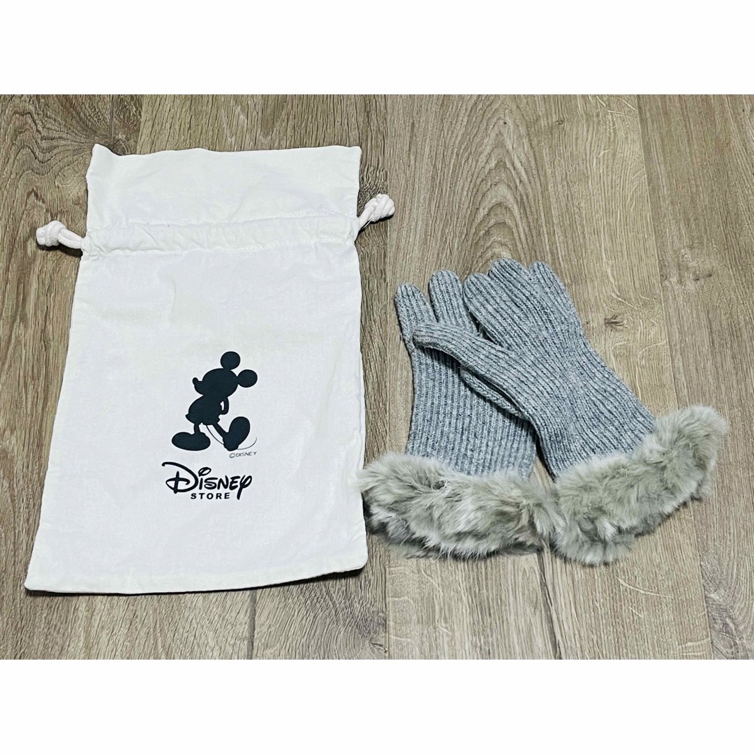 Disney(ディズニー)の【セール中‼️】Disney巾着付き　手首あったか！リブ編み手袋🧤 レディースのファッション小物(手袋)の商品写真