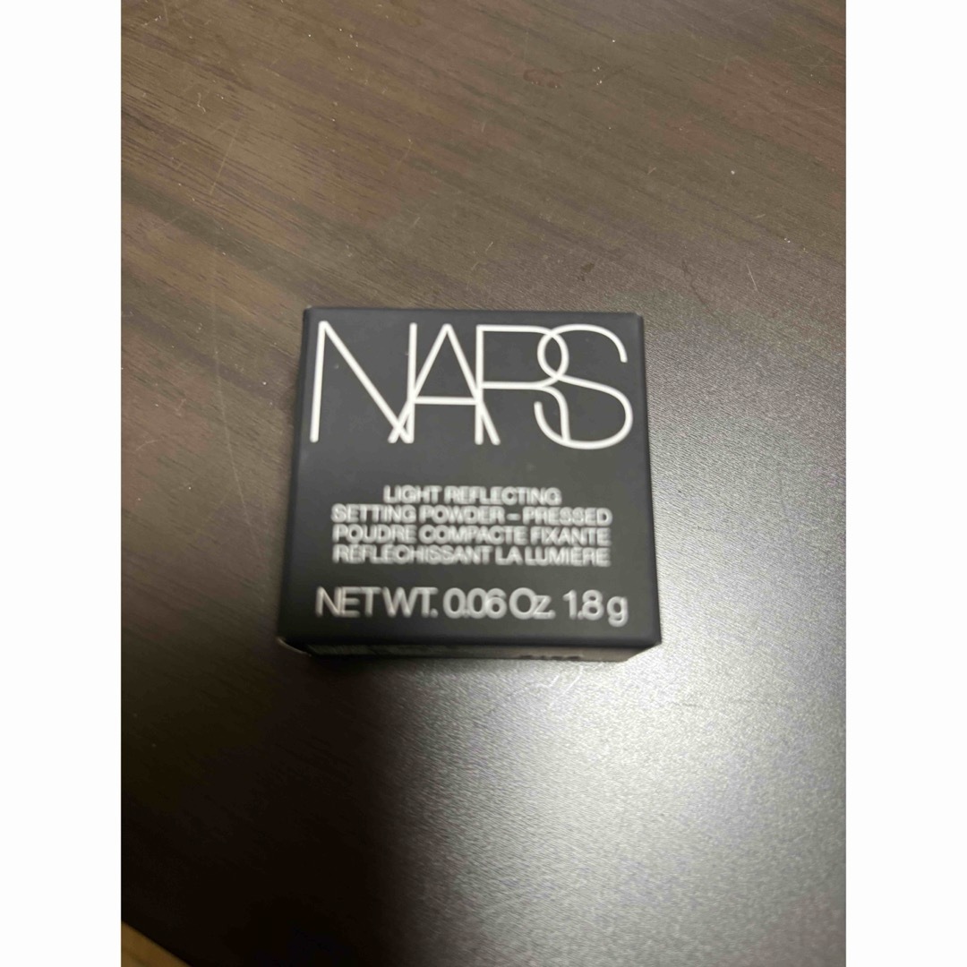 NARS(ナーズ)のNARSライトリフティングセッティングパウダー コスメ/美容のベースメイク/化粧品(フェイスパウダー)の商品写真