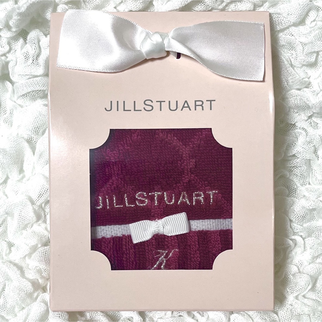 JILLSTUART(ジルスチュアート)のジルスチュアート　タオルハンカチ　ギフト　ラッピング　ピンク　リボン　イニシャル レディースのファッション小物(ハンカチ)の商品写真