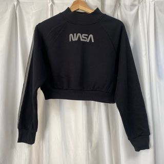 フォーエバートゥエンティーワン(FOREVER 21)のforever21 NASA クロップド丈 スウェット(トレーナー/スウェット)