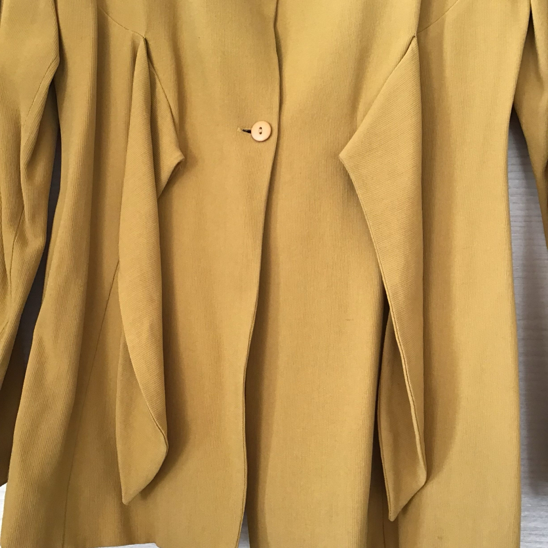 Sybilla(シビラ)のシビラ Sybilla からし色 テーラード リボン ジャケット40 M レディースのジャケット/アウター(テーラードジャケット)の商品写真