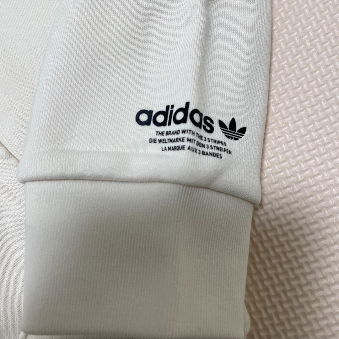 adidas(アディダス)の★新品★アディダスオリジナルス 白　レインボー　パーカー メンズのトップス(パーカー)の商品写真