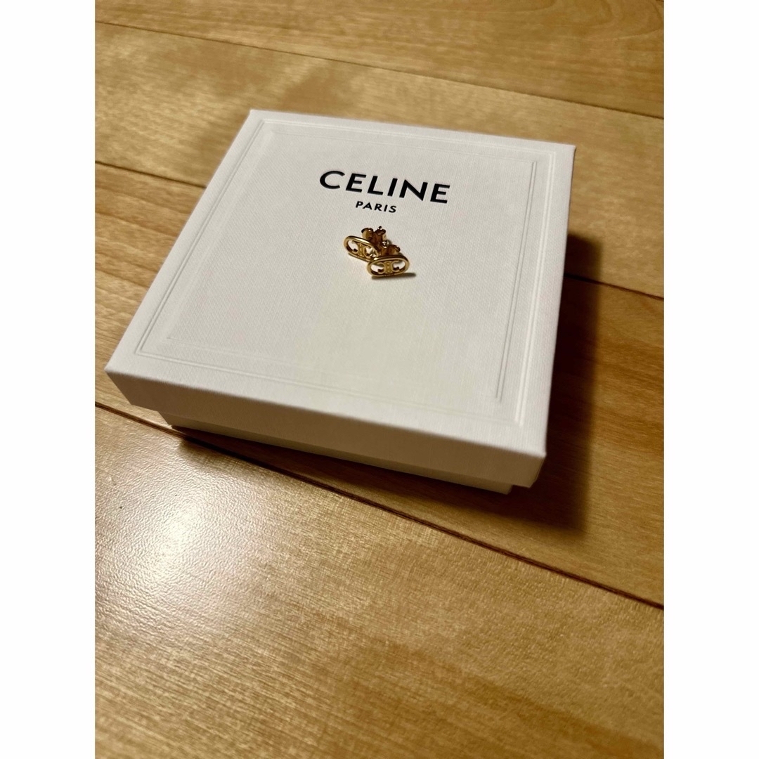 celine(セリーヌ)のCELINEトリオンフピアス レディースのアクセサリー(ピアス)の商品写真