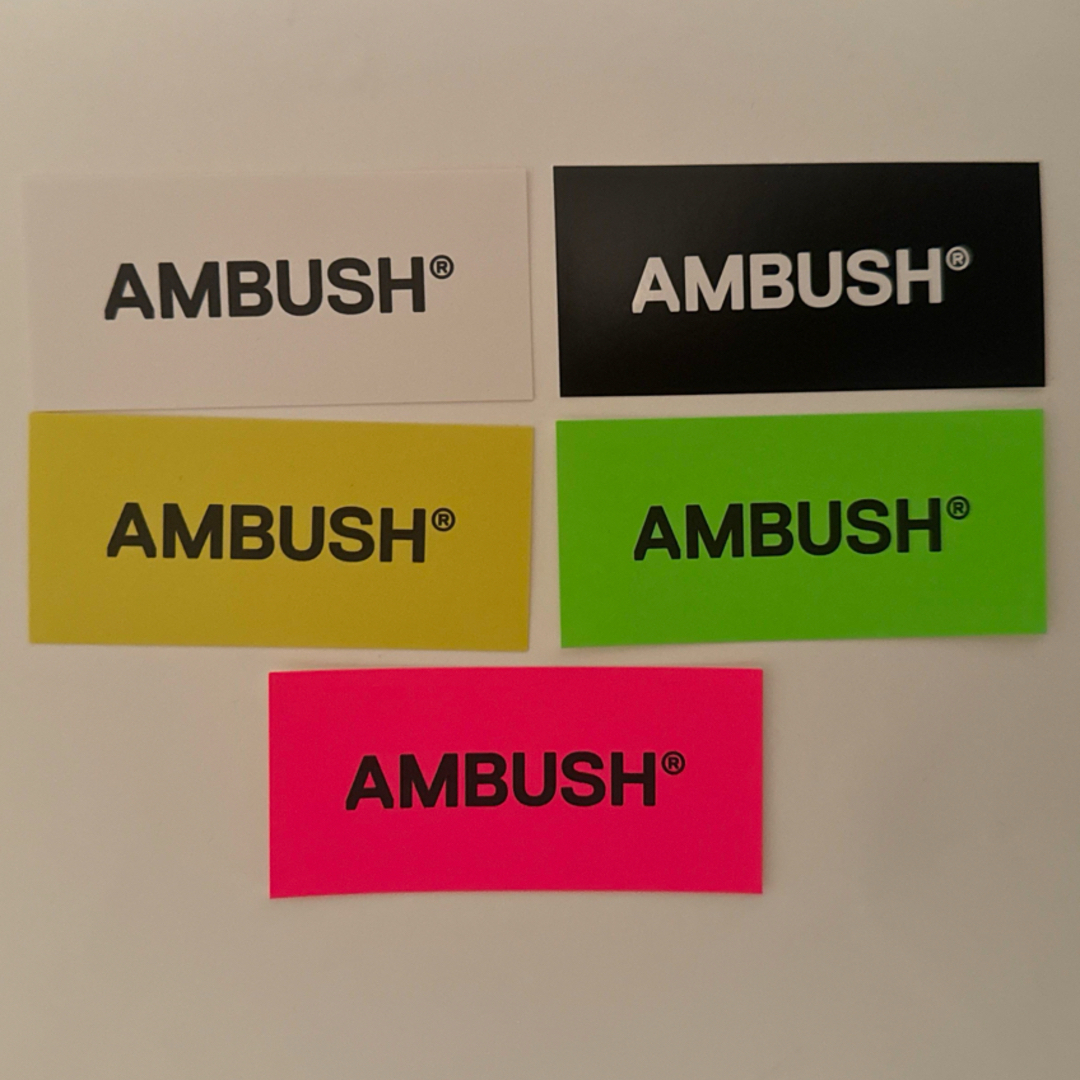 AMBUSH(アンブッシュ)のAMBUSH ステッカー 5枚セット ハンドメイドの文具/ステーショナリー(しおり/ステッカー)の商品写真