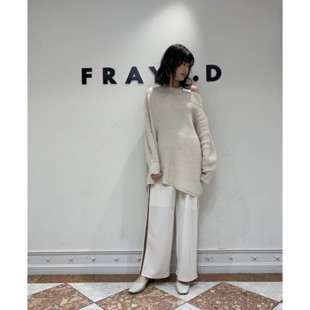 FRAY I.D(フレイアイディー)のFRAY I.D フレイアイディ サイドストライプパンツ ベージュ 美品 レディースのパンツ(カジュアルパンツ)の商品写真