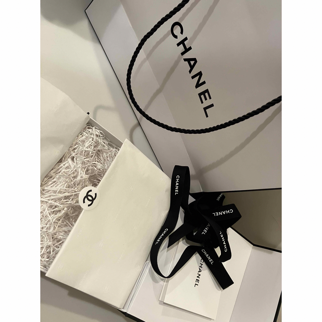 CHANEL(シャネル)のCHANEL 空箱＋紙袋 レディースのバッグ(ショップ袋)の商品写真