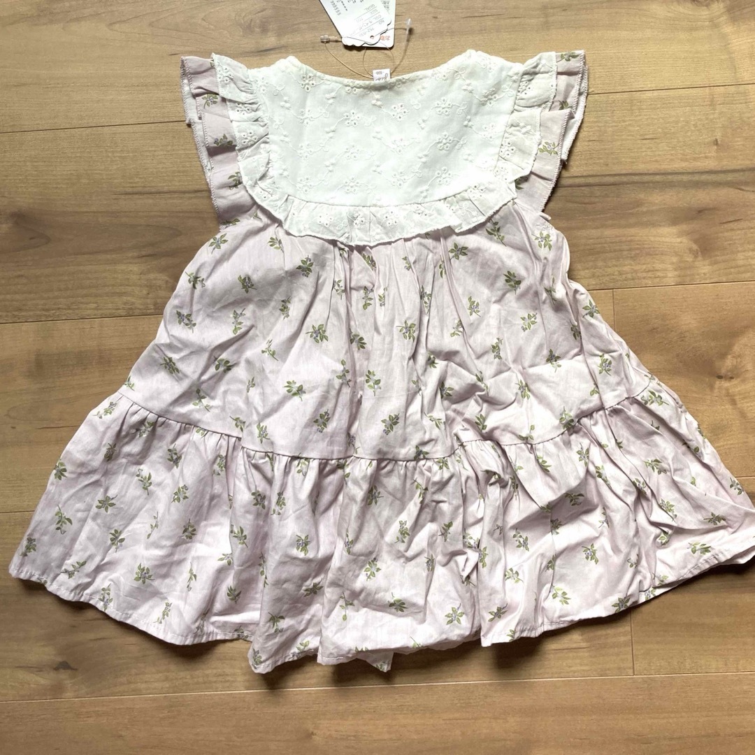 しまむら(シマムラ)の新品　100サイズ　ワンピース　花柄 キッズ/ベビー/マタニティのキッズ服女の子用(90cm~)(ワンピース)の商品写真