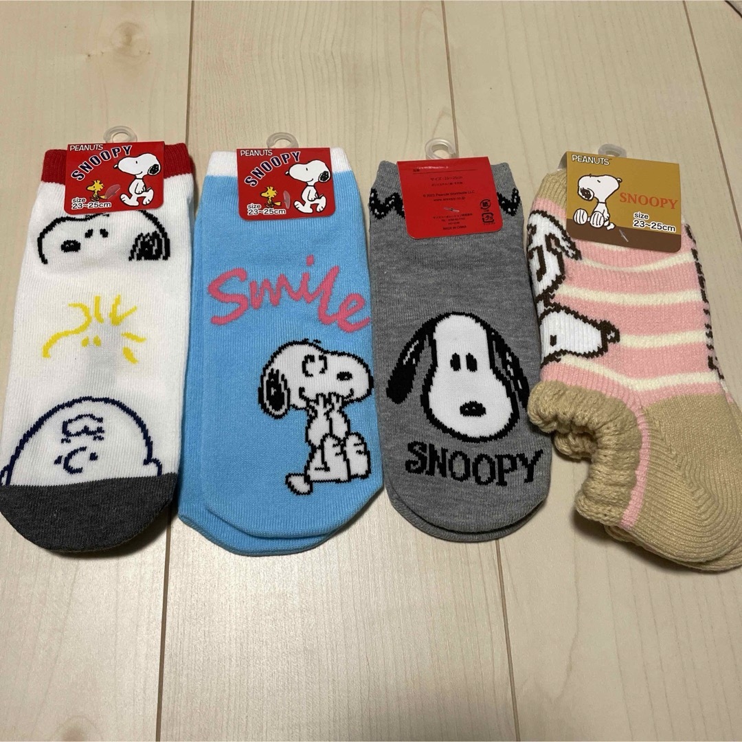 SNOOPY(スヌーピー)のSNOOPY靴下　４セット レディースのレッグウェア(ソックス)の商品写真