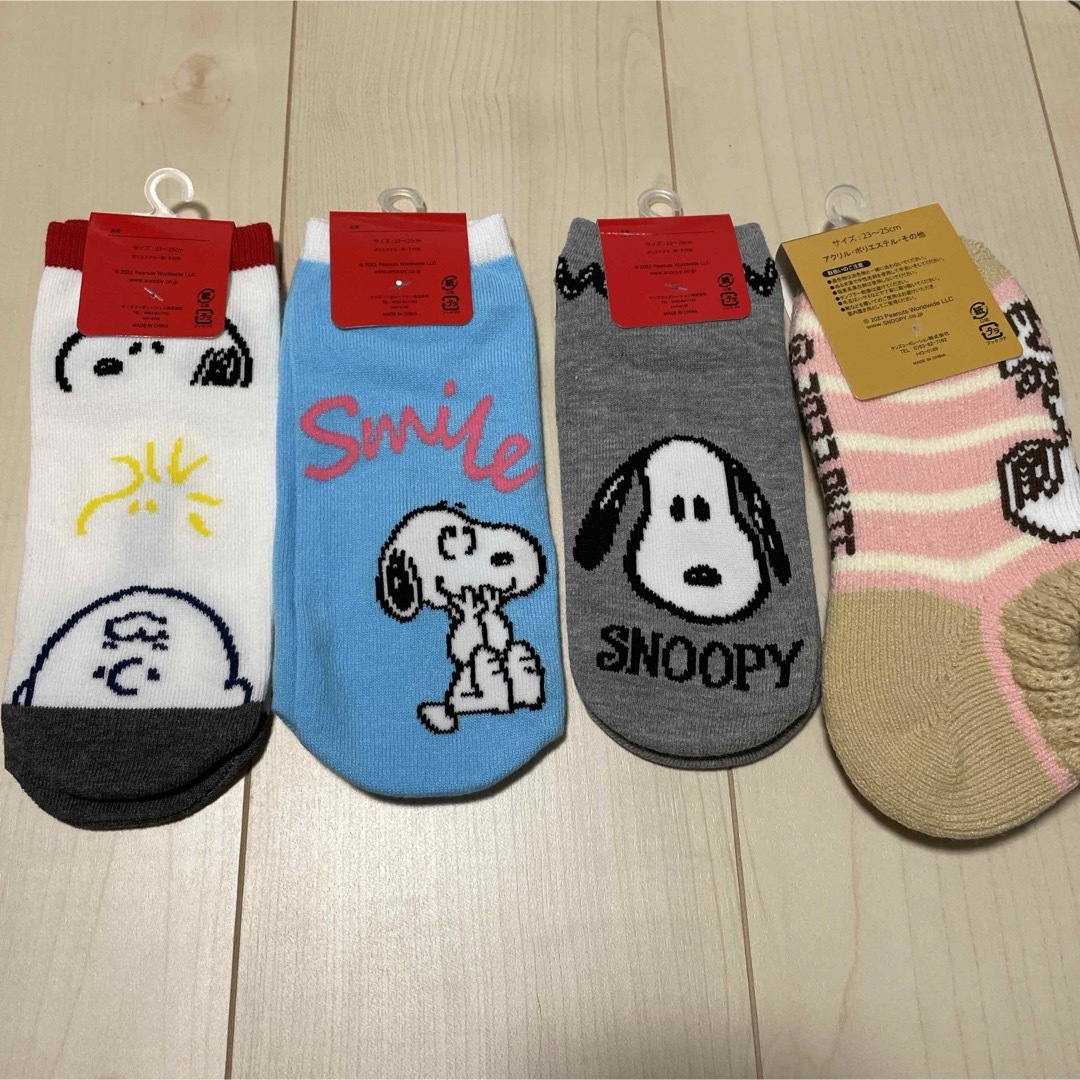 SNOOPY(スヌーピー)のSNOOPY靴下　４セット レディースのレッグウェア(ソックス)の商品写真