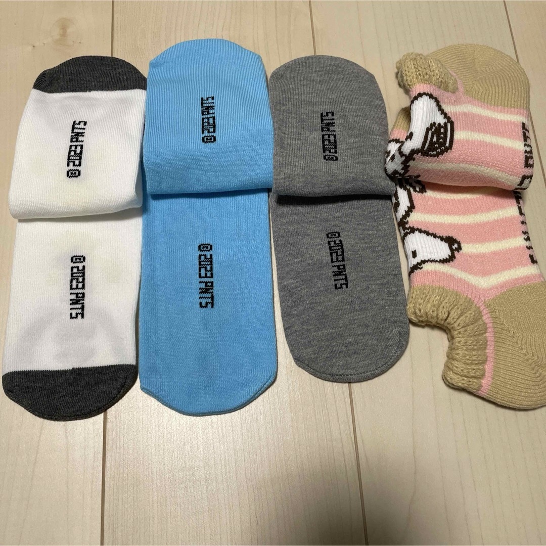 SNOOPY(スヌーピー)のSNOOPY靴下　４セット レディースのレッグウェア(ソックス)の商品写真