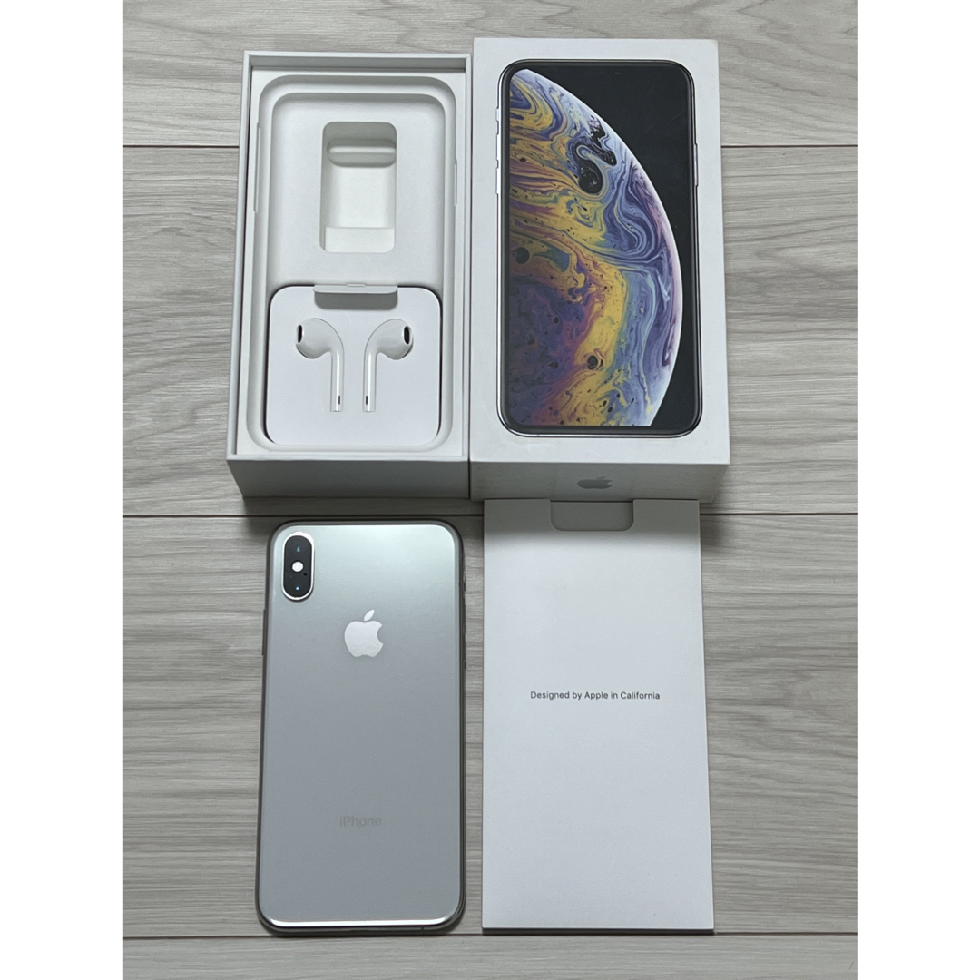 iPhone(アイフォーン)の☆良品☆ iPhoneXS / 64GB / シルバー / SIMフリー  スマホ/家電/カメラのスマートフォン/携帯電話(スマートフォン本体)の商品写真