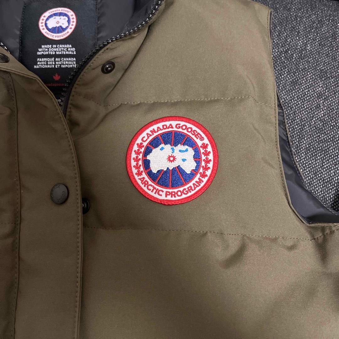 CANADA GOOSE(カナダグース)のカナダグース　ダウンベスト レディースのジャケット/アウター(ダウンベスト)の商品写真