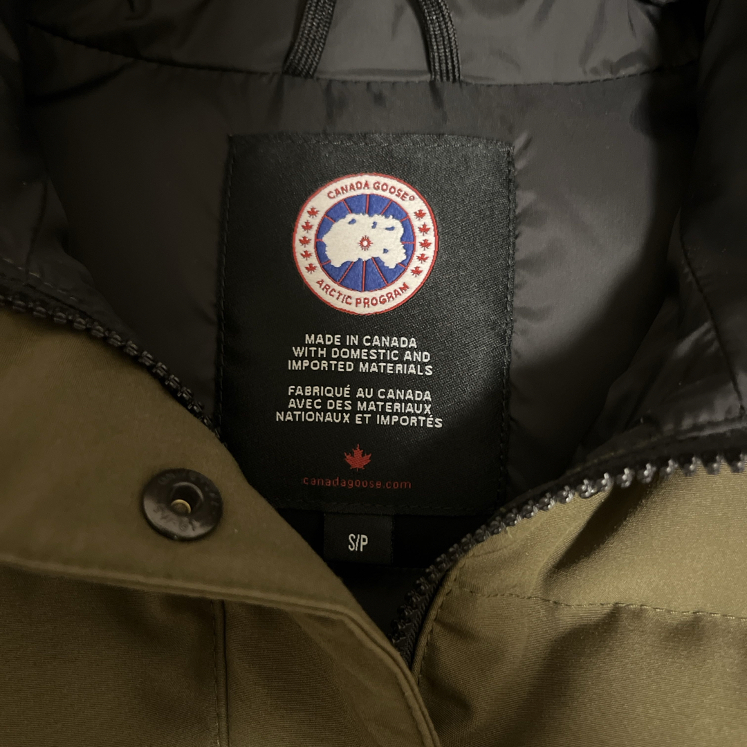 CANADA GOOSE(カナダグース)のカナダグース　ダウンベスト レディースのジャケット/アウター(ダウンベスト)の商品写真