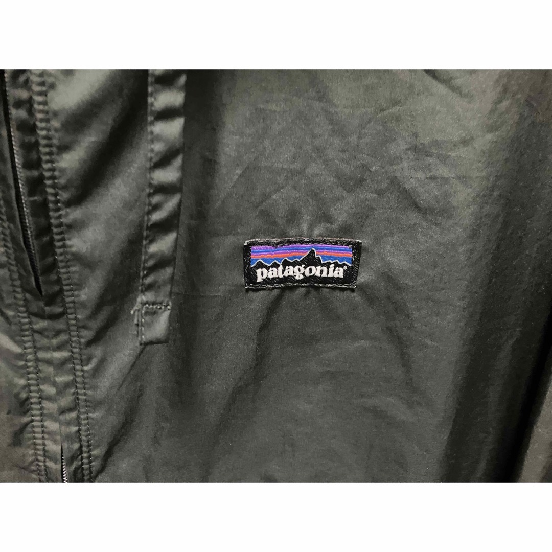 patagonia(パタゴニア)のpatagonia ライト&バリアブルフーディ L ブラック廃番希少品 メンズのジャケット/アウター(ナイロンジャケット)の商品写真