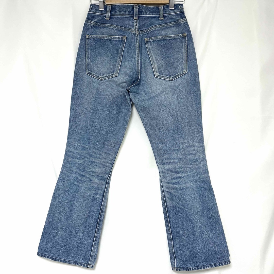 celine(セリーヌ)のCELINE トリオンフバックル付  DYLAN FLARED JEANS 26 レディースのパンツ(デニム/ジーンズ)の商品写真