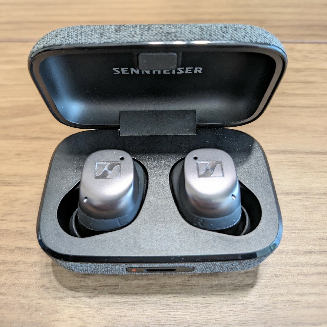 SENNHEISER(ゼンハイザー)のSENNHEISER MOMENTUM True Wireless 3 スマホ/家電/カメラのオーディオ機器(ヘッドフォン/イヤフォン)の商品写真