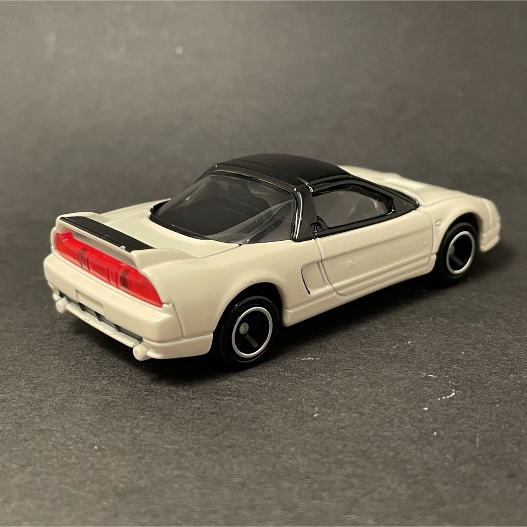 Takara Tomy(タカラトミー)の【廃盤】トミカ No.81 ホンダ NSX-R エンタメ/ホビーのおもちゃ/ぬいぐるみ(ミニカー)の商品写真