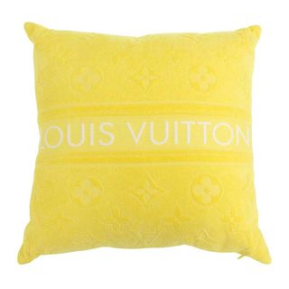 LOUIS VUITTON - ルイヴィトン クッション LV バケーション モノグラム M78482 ユニセックス イエロー LOUIS VUITTON [美品] 【中古】 【アパレル・小物】